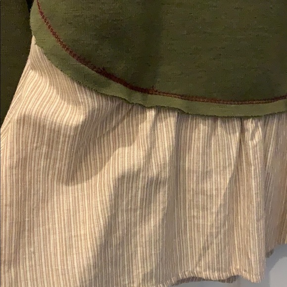 Hem & Thread Ruffle Sweatshirt Small - Picture 2 of 4